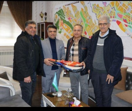 دو زمین تنیس شهر جدید سهند سرپوشیده می شود.